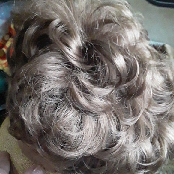 Wig - Picture 4 of 8